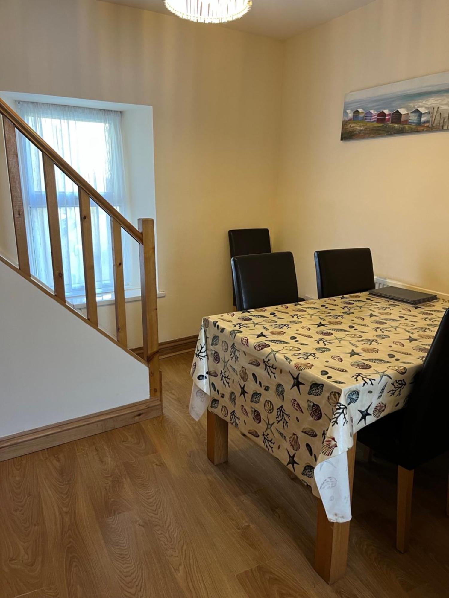 A Family Cottage In Tenby Kültér fotó
